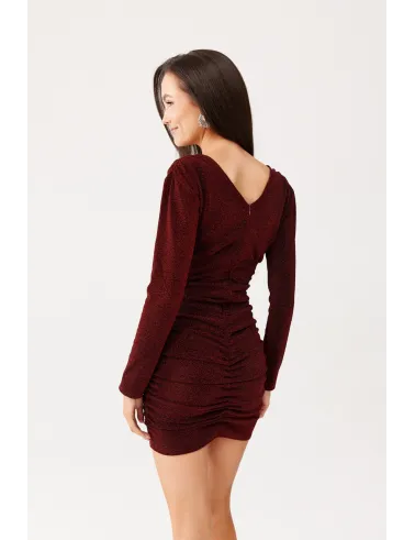 Maya – figurbetontes Mini-Dress mit V-Ausschnitt und eleganten Raffungen in dunkel Burgunderrot | Roco Fashion