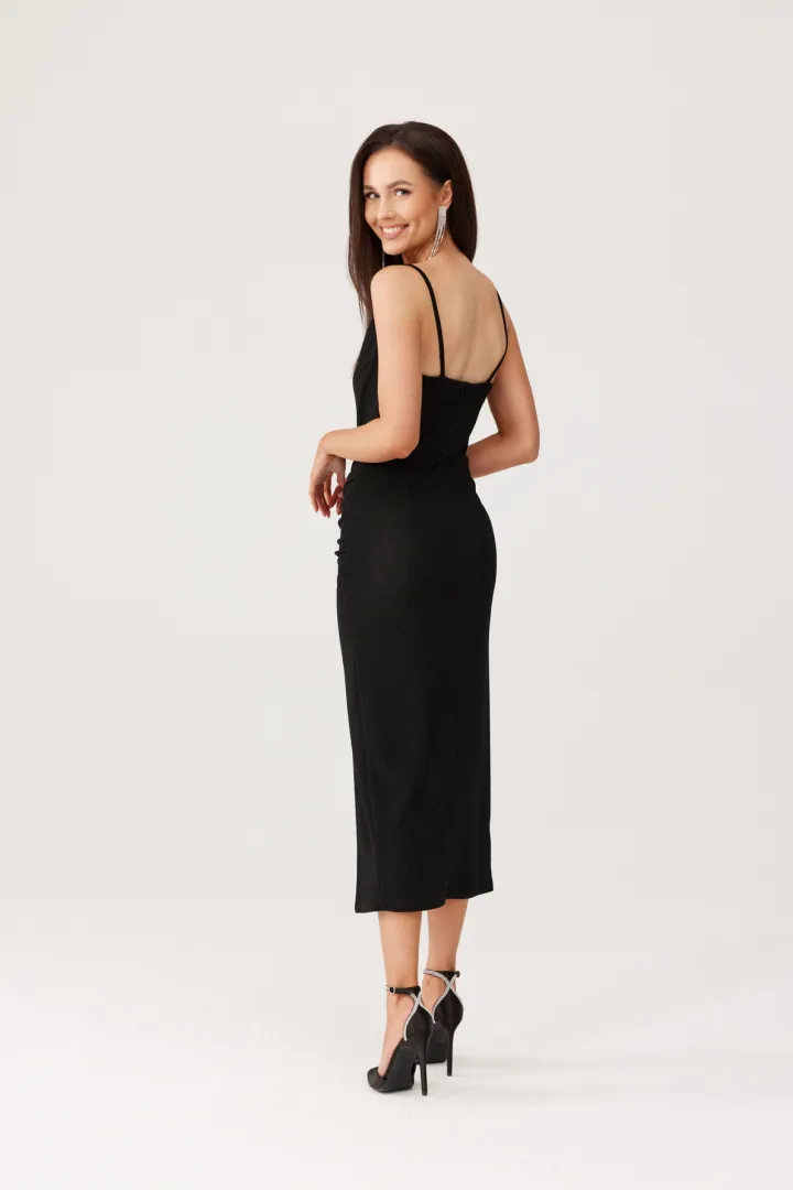 Holly - elegantes Maxikleid mit Raffungen und hohem Schlitz in Schwarz