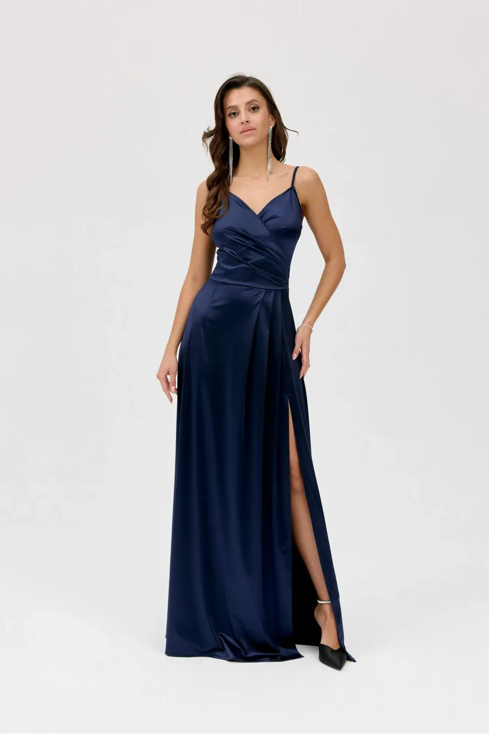 Salma – dunkelblaues Satinkleid Maxi mit Wickelausschnitt | Roco Fashion