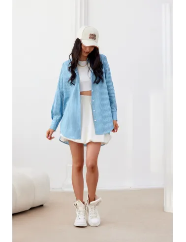 Olly - Blaues Oversize Damenhemd mit Longline-Silhouette & klassischem Kragen | Roco Fashion