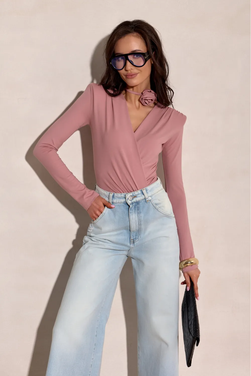 Diana - Body mit tiefem V-Ausschnitt und Schleife am Hals in Dunkelrosa | Roco Fashion