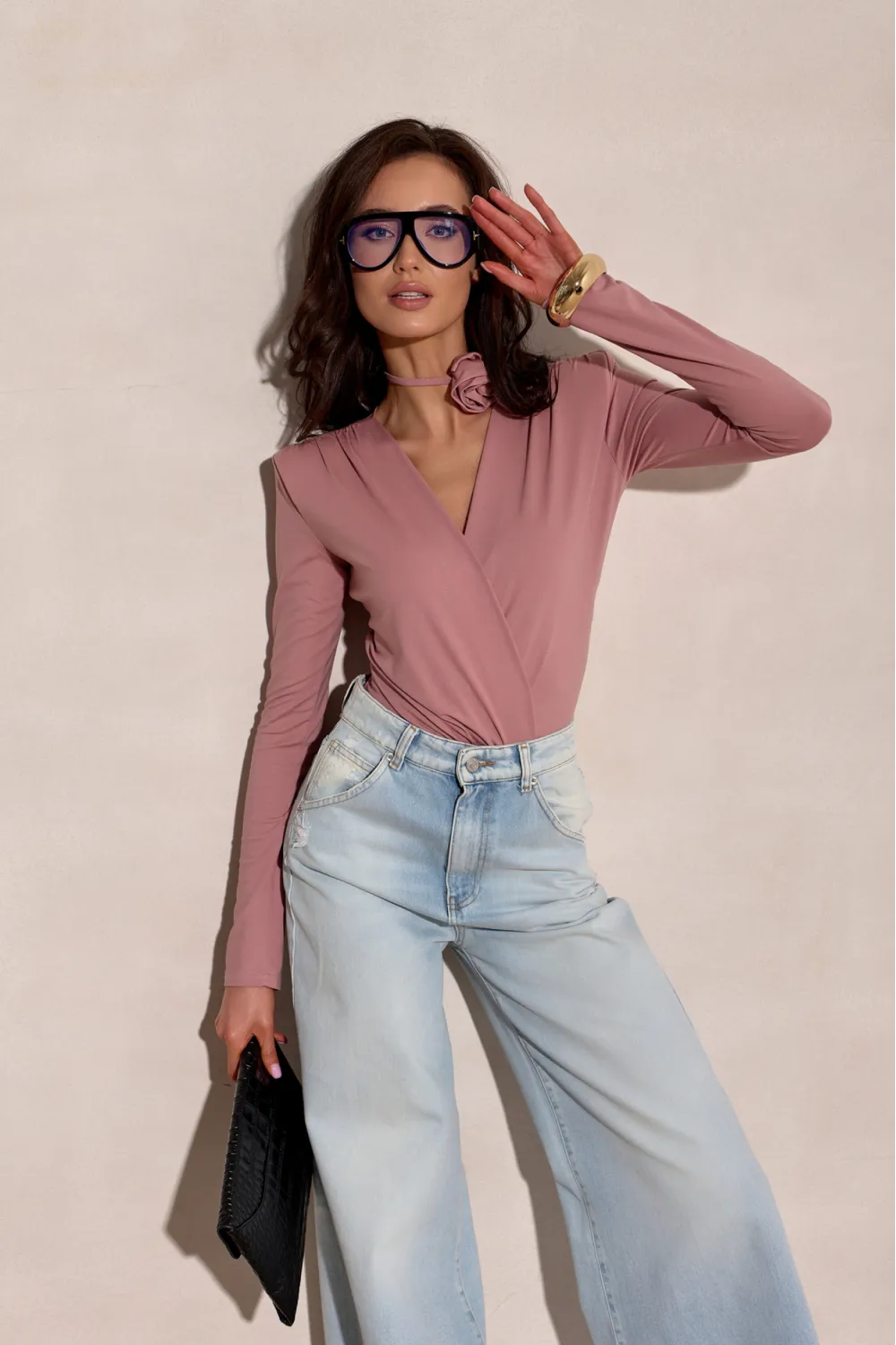 Diana - Body mit tiefem V-Ausschnitt und Schleife am Hals in Dunkelrosa | Roco Fashion