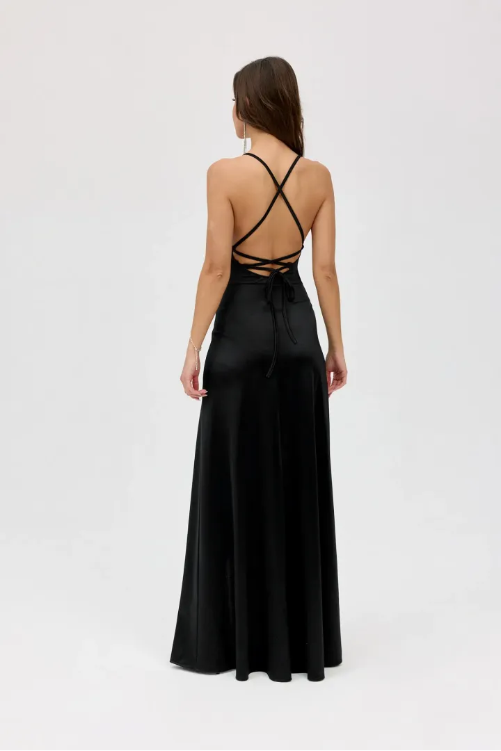 Alessandra – schwarzes Satinkleid Maxi mit Rückenausschnitt | Roco Fashion