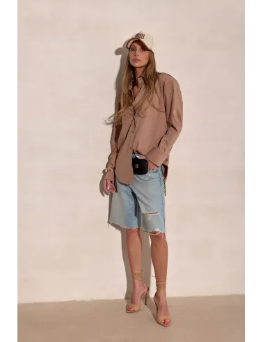 Calista – koszula camelowa z długim rękawem i klasycznym kołnierzem | Roco Fashion