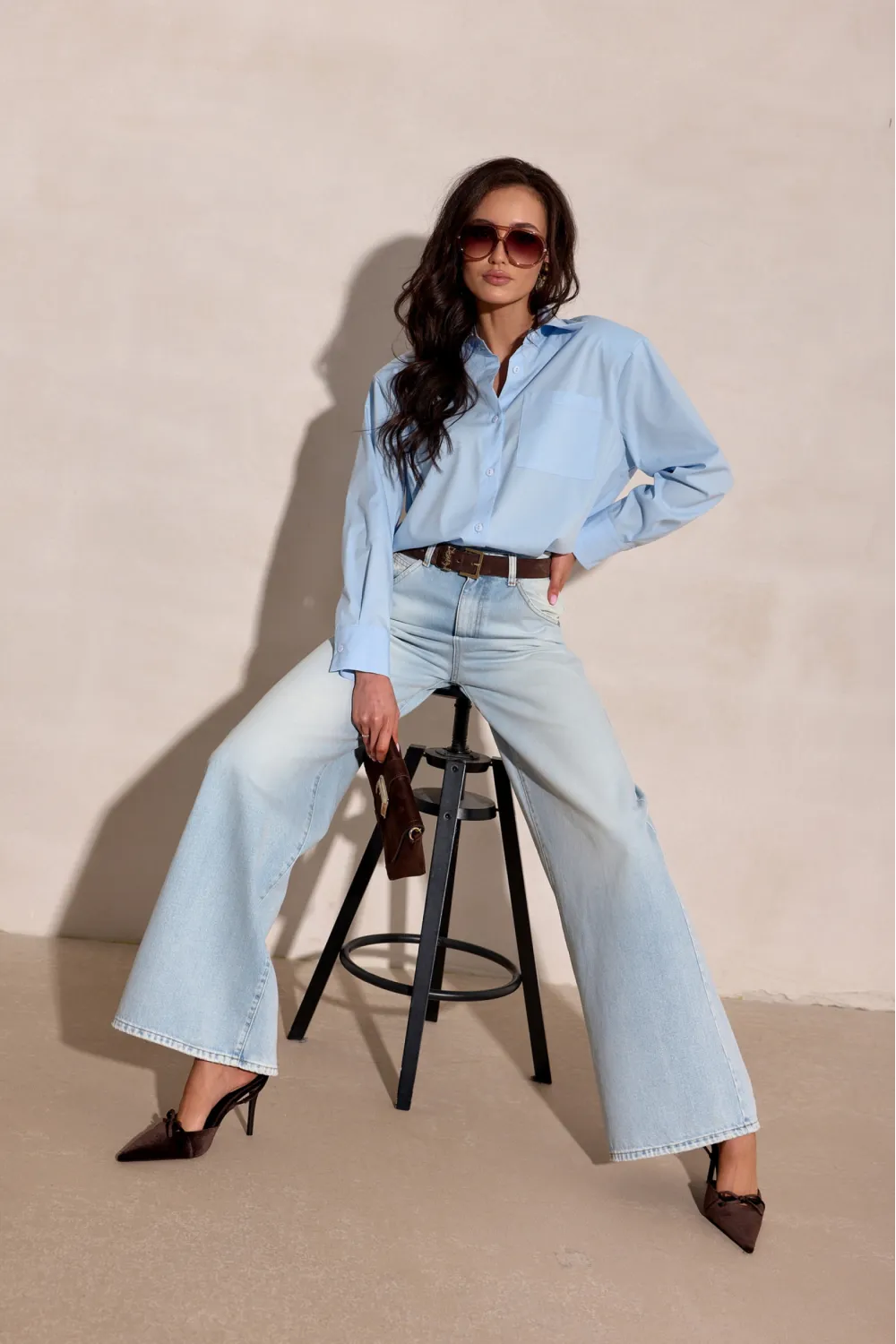 Calista – błękitna koszula z długim rękawem i klasycznym kołnierzem | Roco Fashion