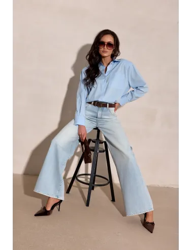 Calista – błękitna koszula z długim rękawem i klasycznym kołnierzem | Roco Fashion