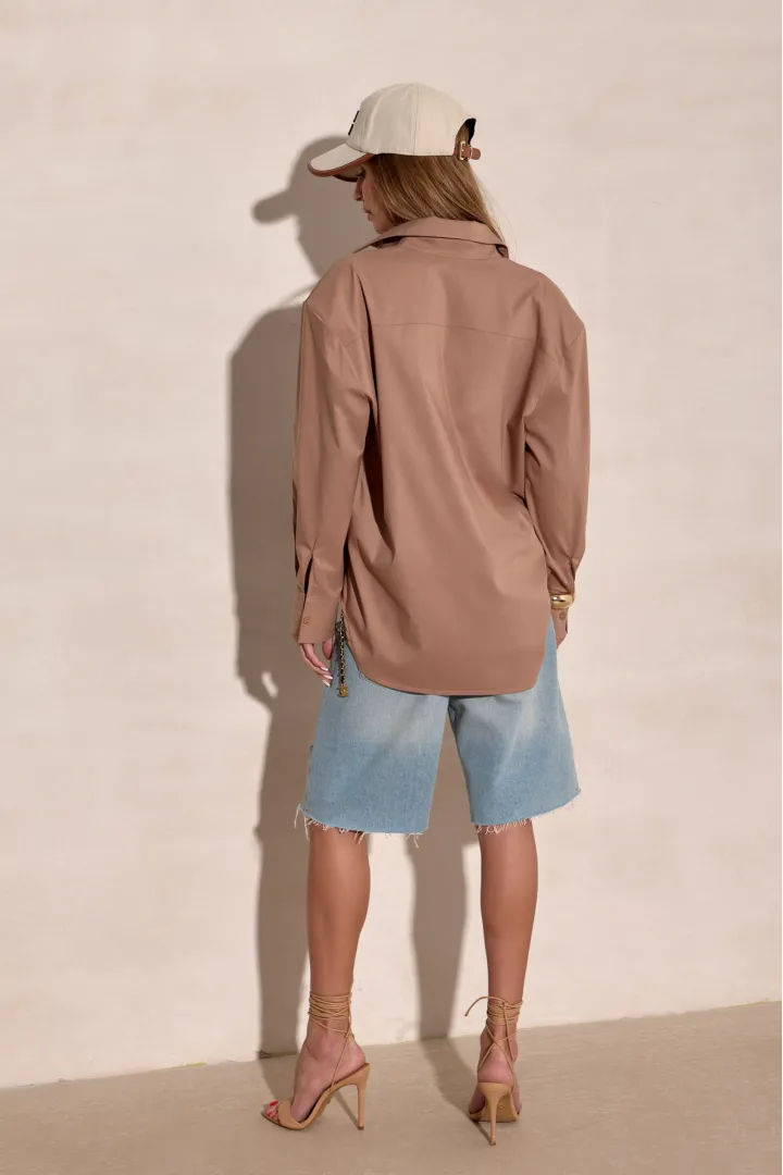 Calista - elegante Damenbluse mit langen Ärmeln und klassischem Kragen in Camel