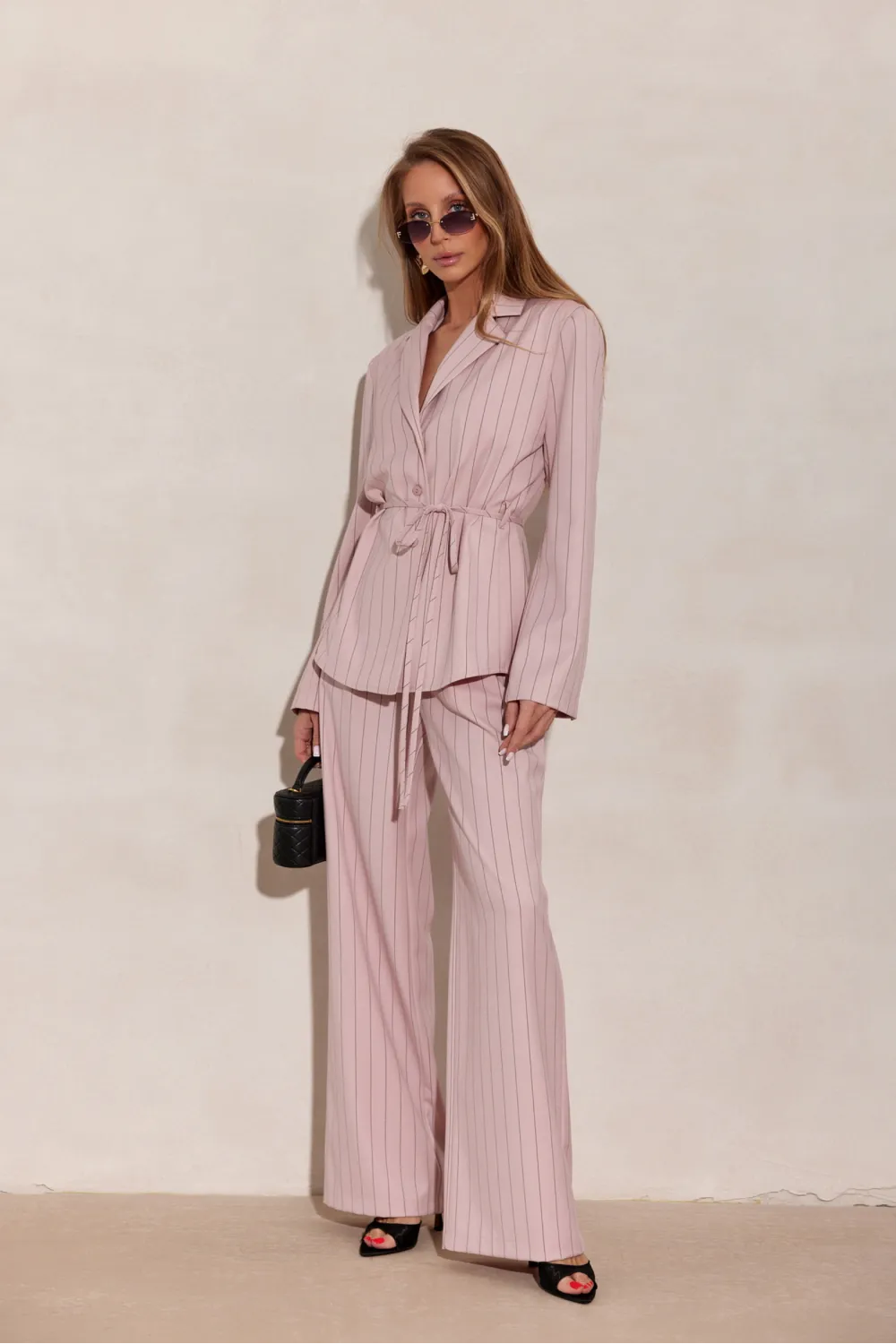 Aveline – Elegante rosa Bluse im Blazerstil mit Taillenband | Roco Fashion