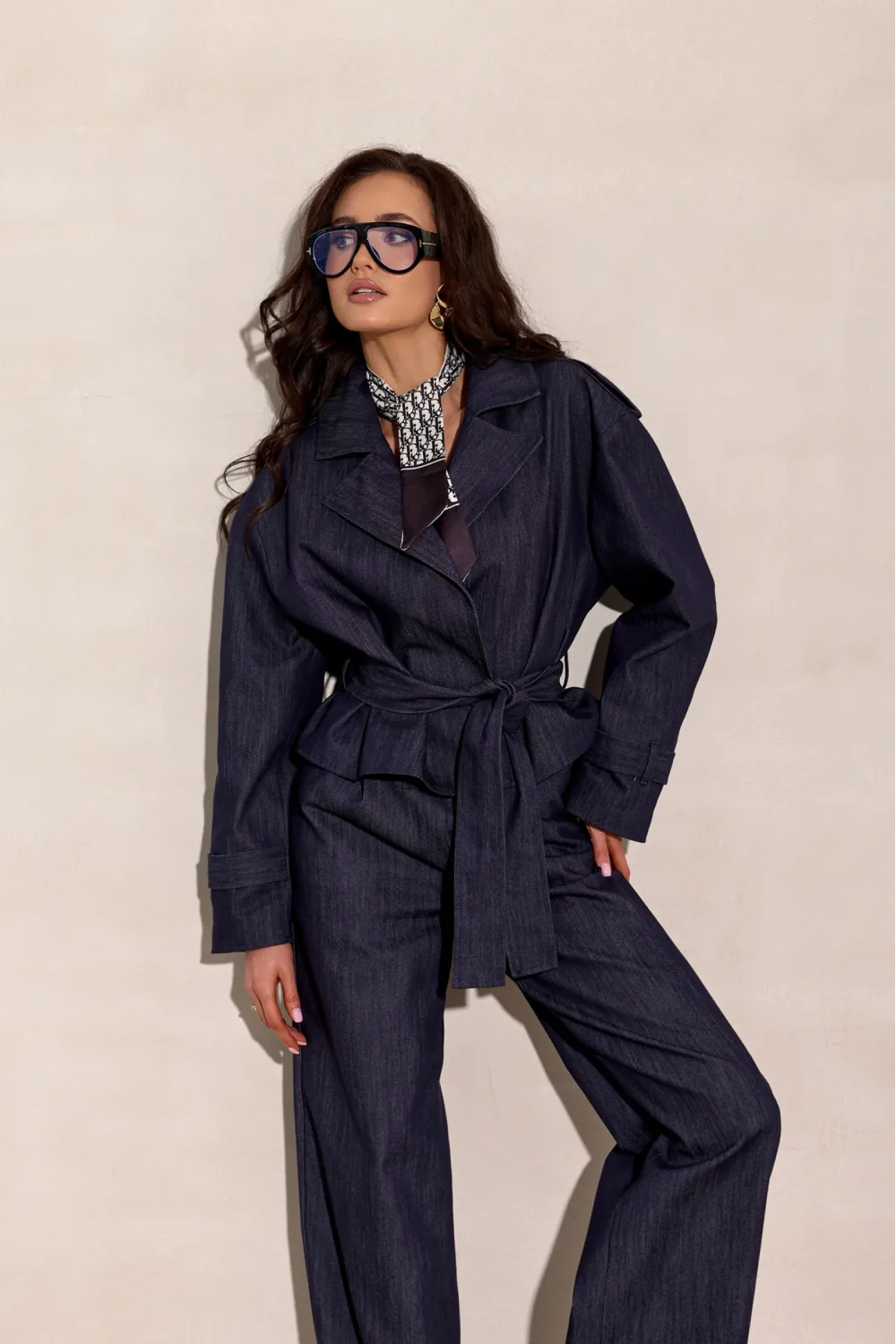 Liora – krótka kurtka wiązana w talii o eleganckim kroju | Roco Fashion