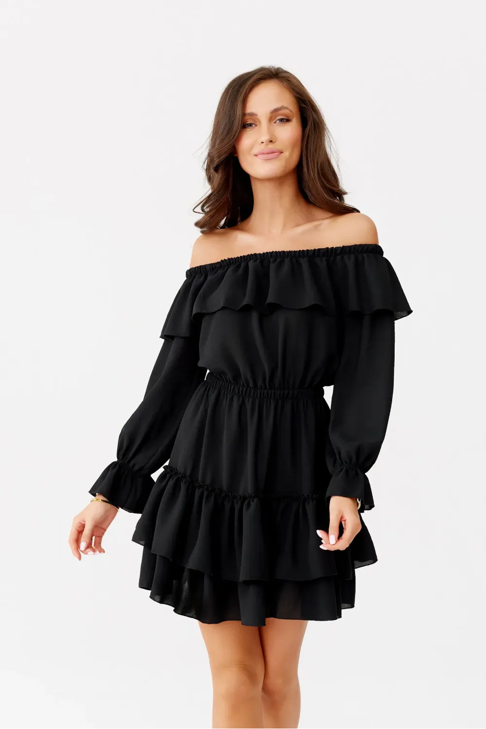 Morella – czarna sukienka mini typu Carmen z gumką