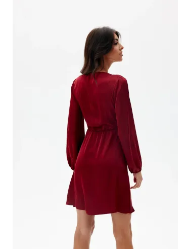 Catlin – bordeauxfarbenes satiniertes Minikleid mit Bindegürtel | Roco Fashion