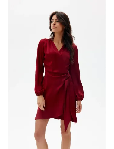 Catlin – bordeauxfarbenes satiniertes Minikleid mit Bindegürtel | Roco Fashion