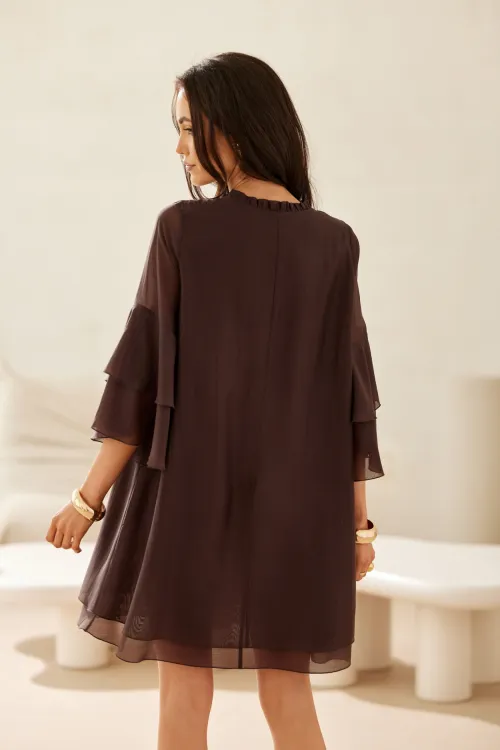 Beatrice - elegante Mini-Kleid mit Volants und Taillenbindung in Braun