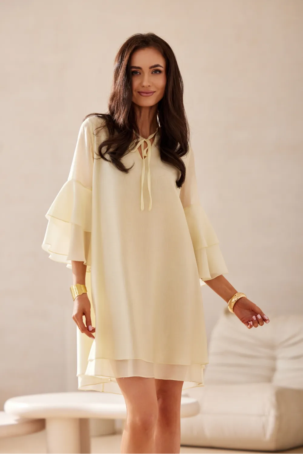 Beatrice – Elegantes Mini-Kleid mit Volants und Taillenbindung in Gelb | Roco Fashion