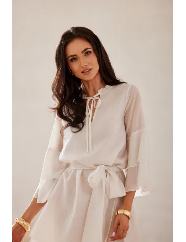 Beatrice – Elegantes Mini-Kleid mit Volants und Taillenbindung in Ecru | Roco Fashion