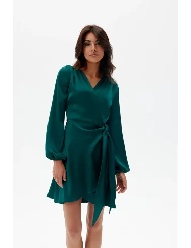 Catlin – grünes satiniertes Minikleid mit Bindegürtel | Roco Fashion