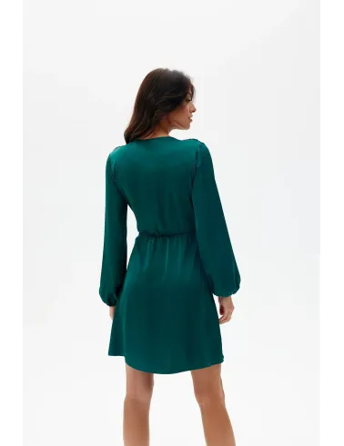 Catlin – zielona satynowa sukienka mini z wiązaniem | Roco Fashion