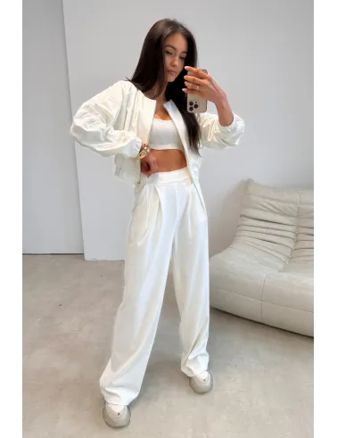 Arlena – elegante Damenhose mit weitem Bein und betonter Taille in Ecru | Roco Fashion