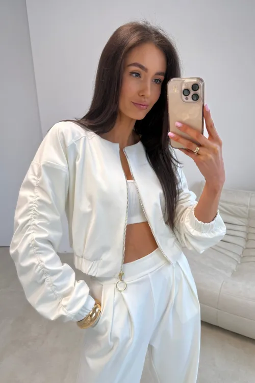 Arlena - elegante Damenhose mit weitem Bein und betonter Taille in Ecru