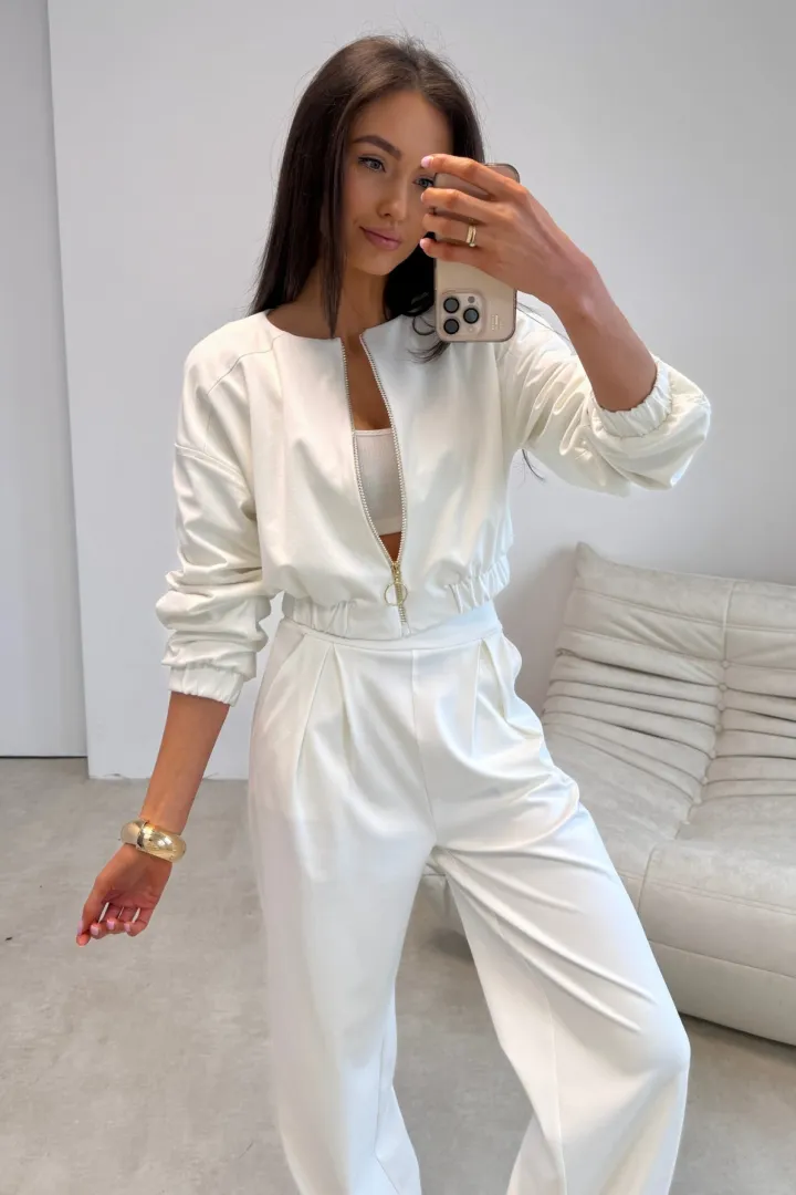 Arlena - elegante Damenhose mit weitem Bein und betonter Taille in Ecru