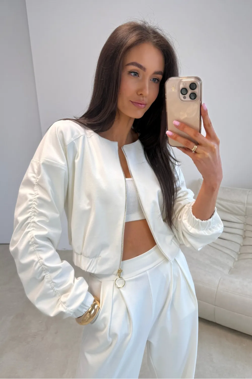 Coraline – krótka kurtka bomber z długim rękawem ecru elegancka damska | Roco Fashion