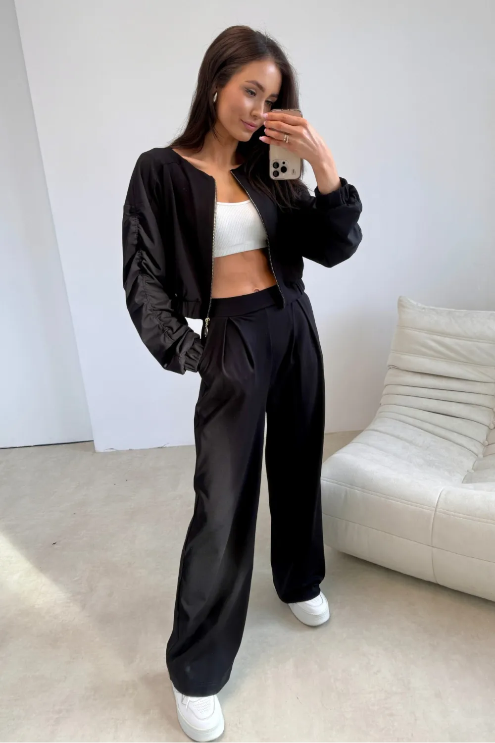 Coraline – krótka kurtka bomber z długim rękawem czarna damska | Roco Fashion