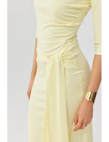 Lidiana – Elegantes Midikleid Gelb mit Taillenbindung & 3/4-Ärmeln | Roco Fashion