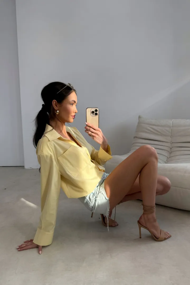 Calista - elegante Damenbluse mit langen Ärmeln und klassischem Kragen in Gelb