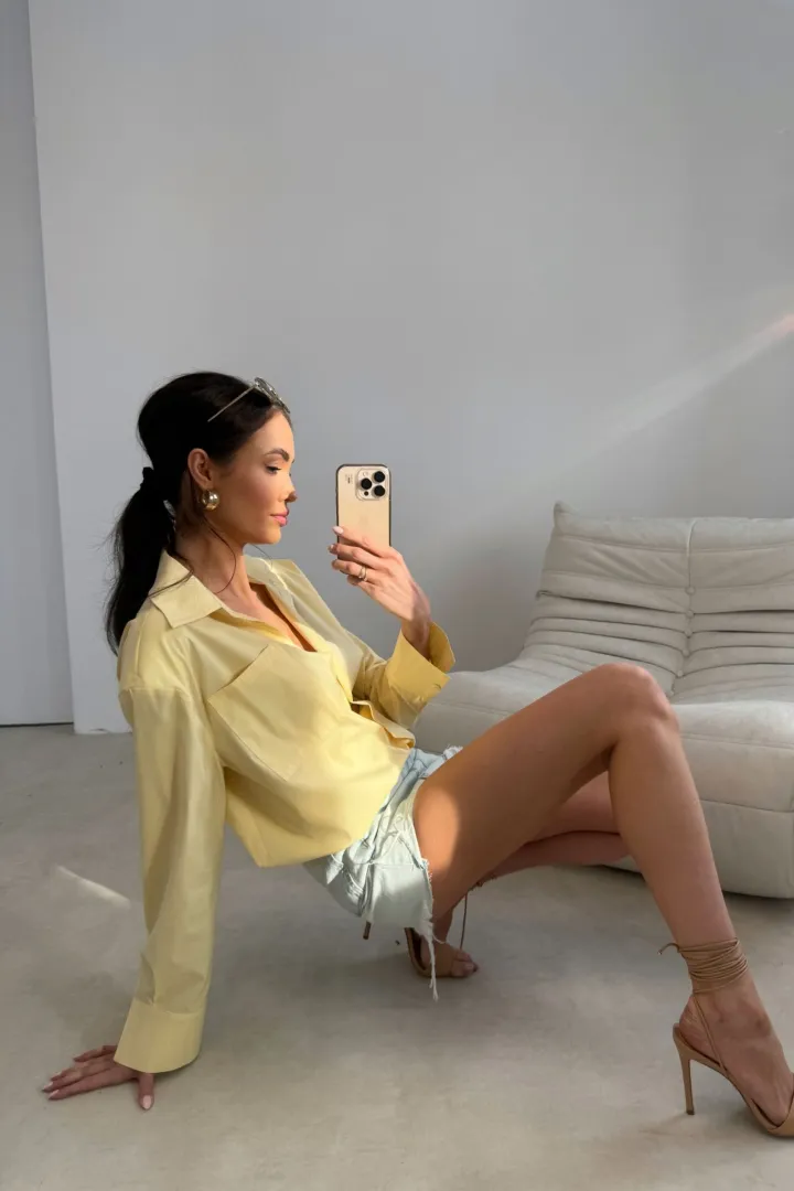 Calista - elegante Damenbluse mit langen Ärmeln und klassischem Kragen in Gelb