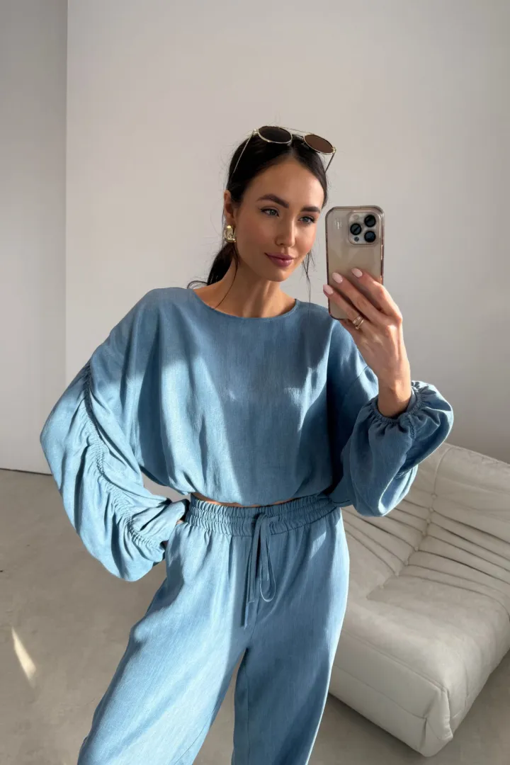 Rosalina - Cropped Bluse mit weitem Schnitt und Volumenärmeln J07