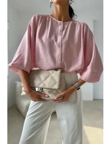 Mirabela – nowoczesna bluzka na guziki pudrowy róż, prosty fason damski | Roco Fashion