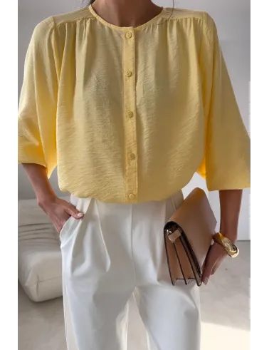 Mirabela – Moderne Damenbluse in Gelb mit klarer Silhouette & Knopfleiste | Roco Fashion