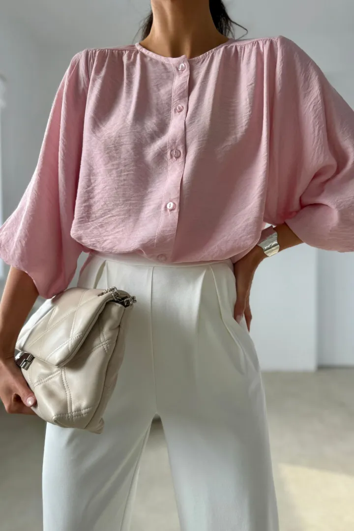 Mirabela - Moderne Damenbluse mit klarer Silhouette und Knopfleiste in Puderrosa