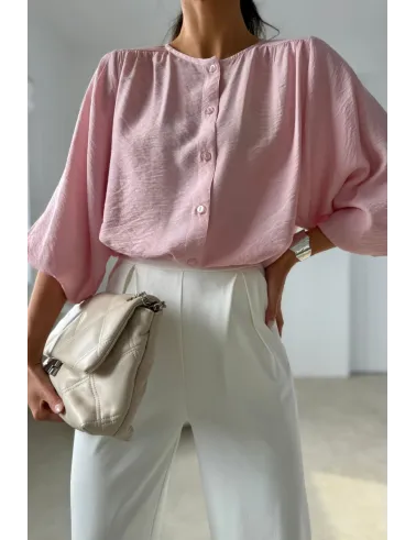 Mirabela – nowoczesna bluzka na guziki pudrowy róż, prosty fason damski | Roco Fashion
