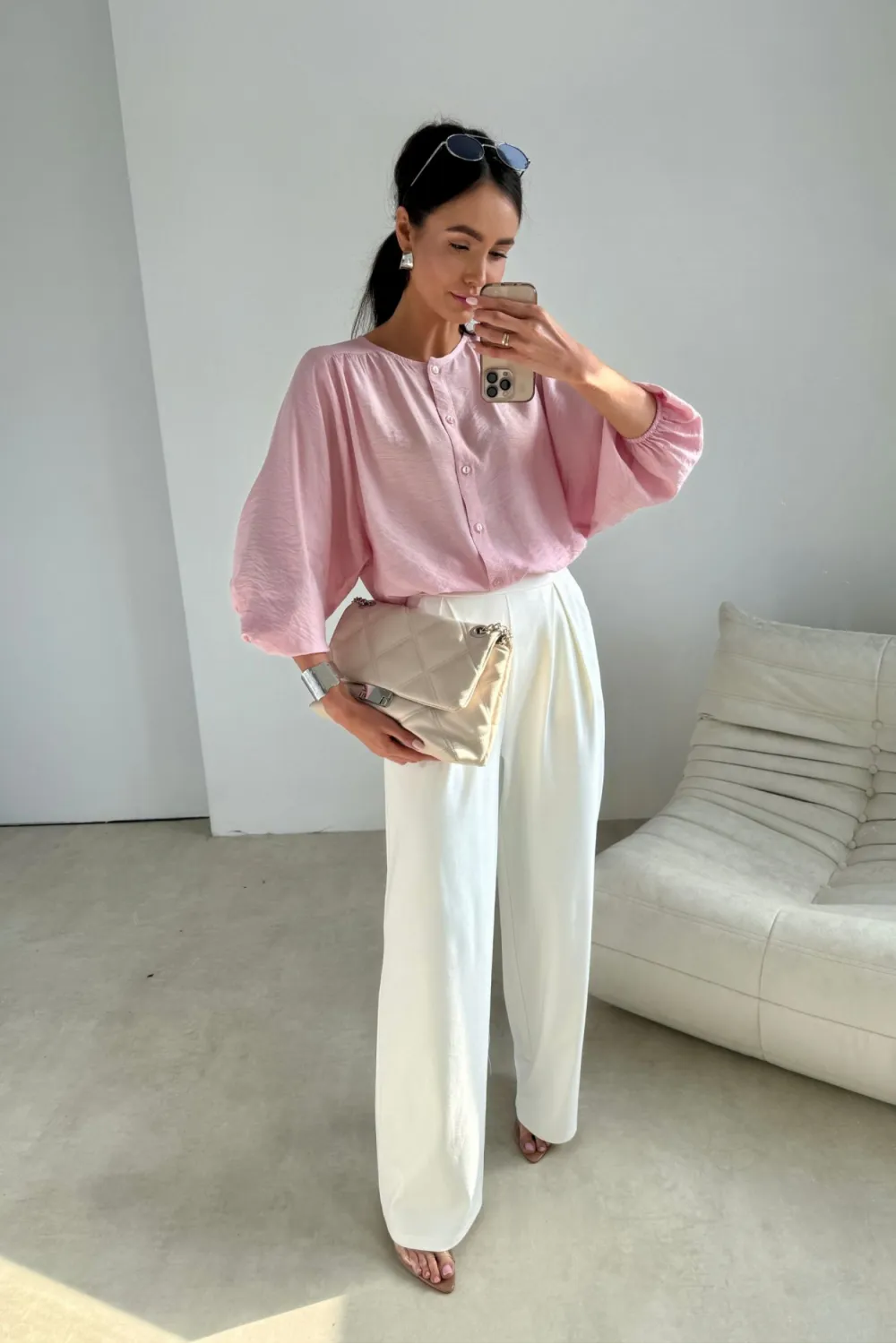 Mirabela – Moderne Damenbluse in Puderrosa mit klarer Silhouette & Knopfleiste | Roco Fashion