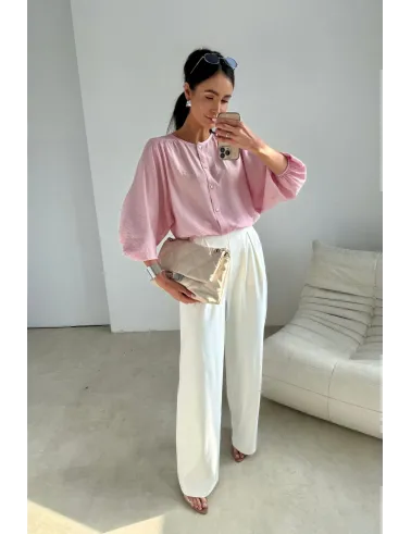 Mirabela – nowoczesna bluzka na guziki pudrowy róż, prosty fason damski | Roco Fashion