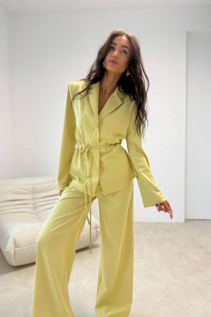 Aveline - Elegante Bluse im Blazerstil mit Taillenband in dunkel Gelb