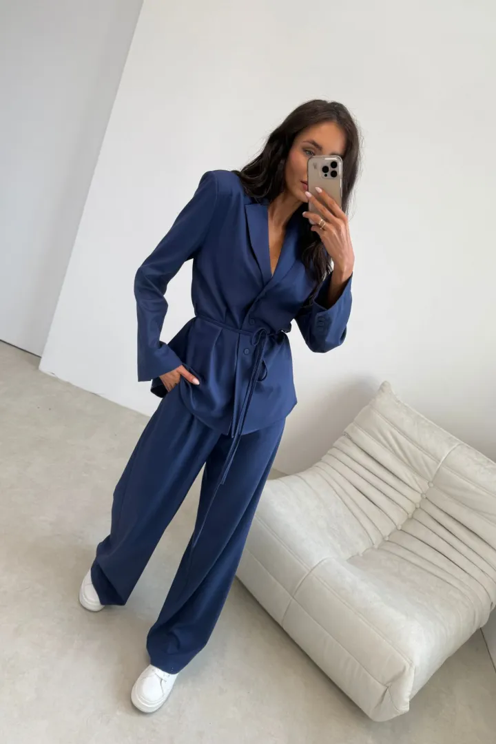 Aveline - Elegante Bluse im Blazerstil mit Taillenband in Jeansblau