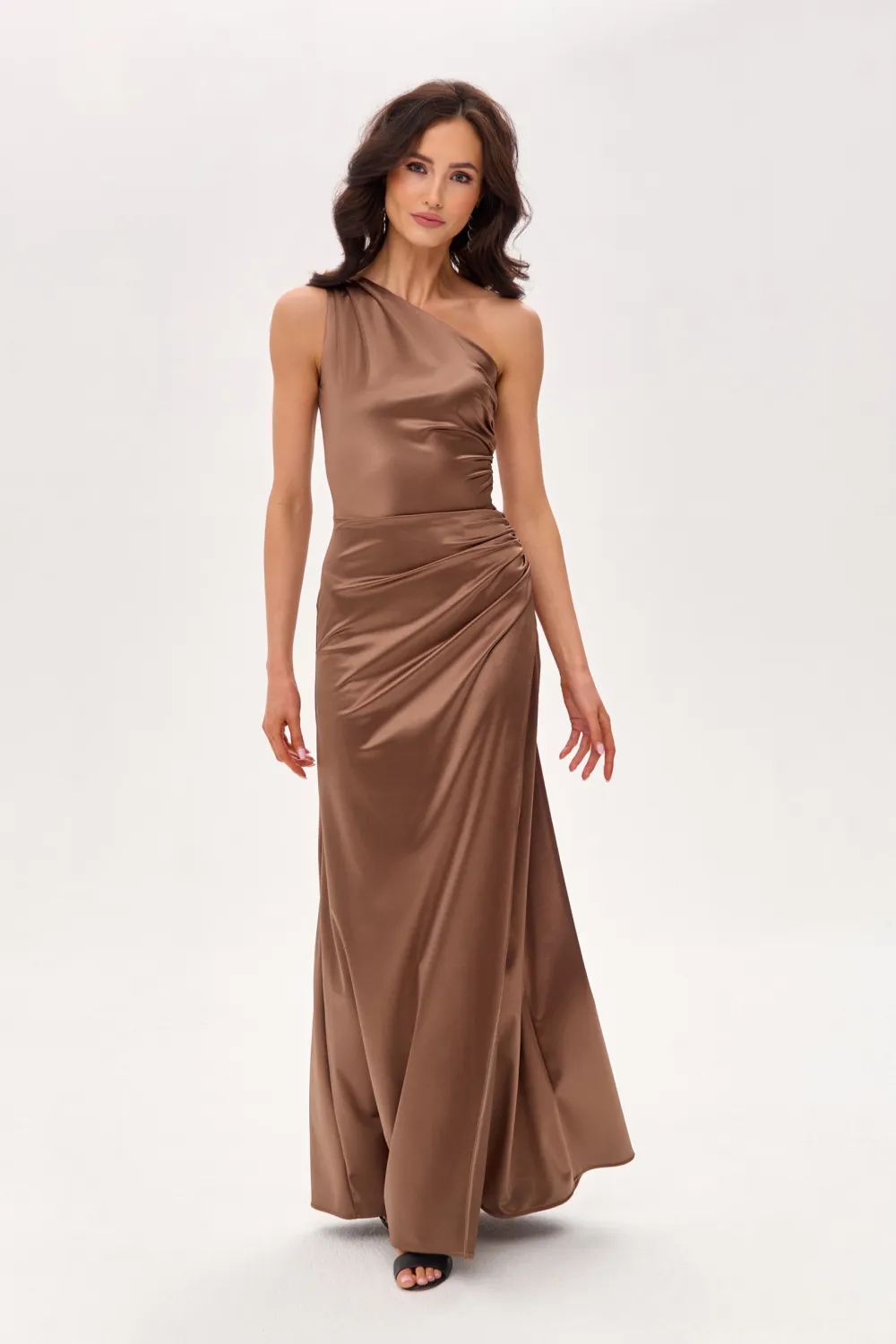 Inez – elegantes One-Shoulder Maxikleid mit Schlitz in Hellbraun | Roco Fashion
