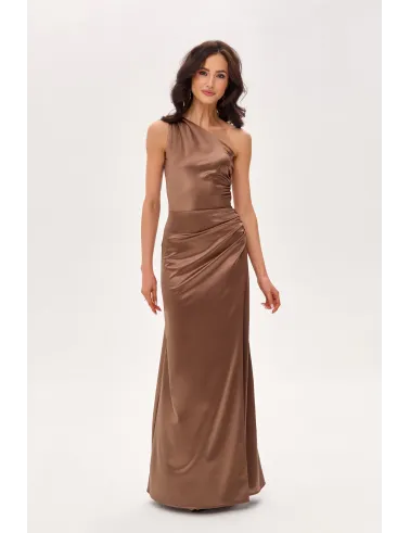 Inez – długa sukienka na jedno ramię z rozcięciem jasny brąz | Roco Fashion
