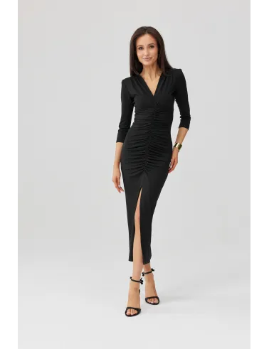 Mireya – Langes figurbetontes Kleid mit Raffungen und Beinschlitz in Schwarz | Roco Fashion