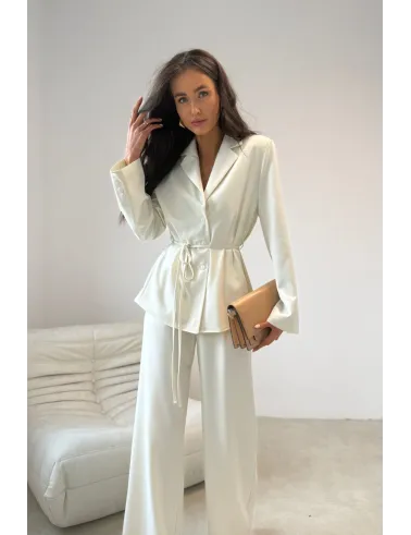 Aveline – Elegante Bluse im Blazerstil mit Taillenband, vanillefarben | Roco Fashion