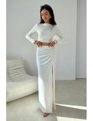 Linnea – figurbetontes Langarm-Top im minimalistischen Design in Ecru | Roco Fashion