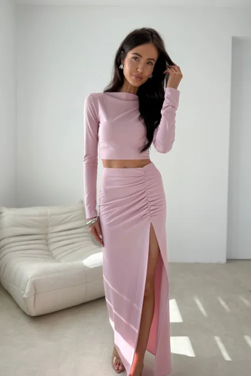 Linnea - figurbetontes Langarm-Top im minimalistischen Design in Rosa