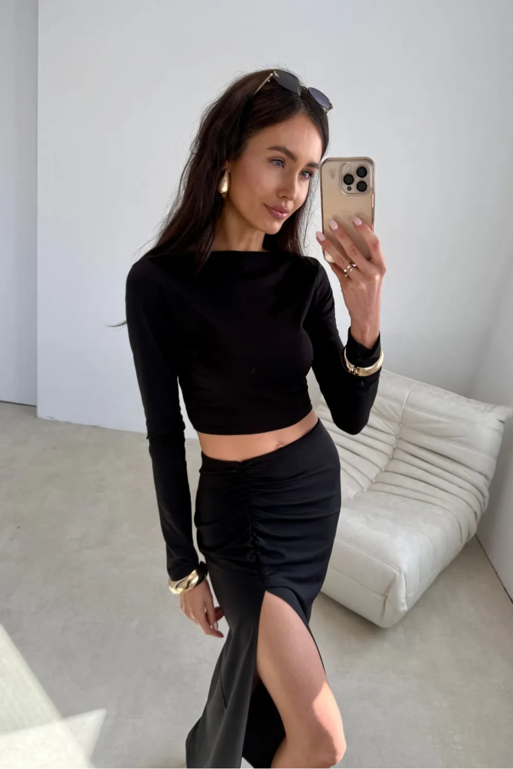 Linnea – figurbetontes Langarm-Top im minimalistischen Design in Schwarz | Roco Fashion Linnea – figurbetontes Langarm-Top im minimalistischen Design in Schwarz | Roco Fashion