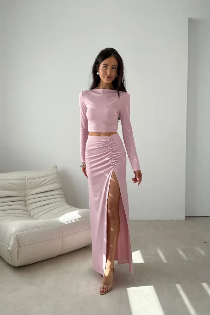 Linnea - figurbetontes Langarm-Top im minimalistischen Design in Rosa