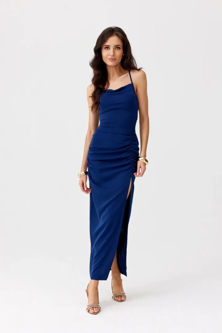 Aria – granatowa sukienka midi z wiązaniem na plecach