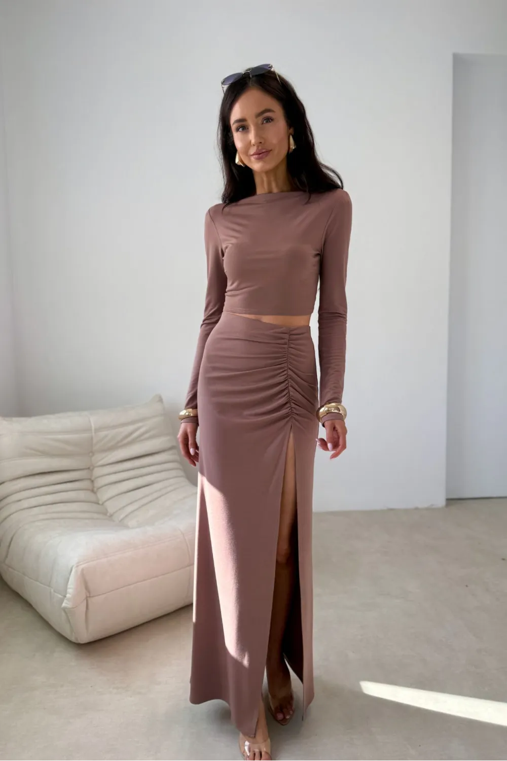 Ottilia – Figurbetonter Maxirock mit Drapierung und Beinschlitz Cappuccino | Roco Fashion Ottilia – Figurbetonter Maxirock mit Drapierung und Beinschlitz Cappuccino | Roco Fashion