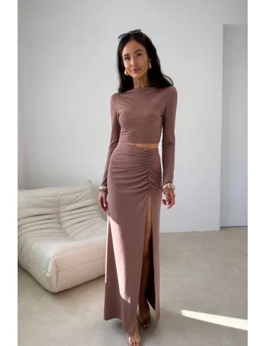 Ottilia – dopasowana długa spódnica z marszczeniem i rozcięciem cappuccino | Roco Fashion