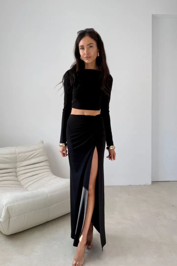 Ottilia – Figurbetonter Maxirock mit Drapierung und Beinschlitz Schwarz | Roco Fashion